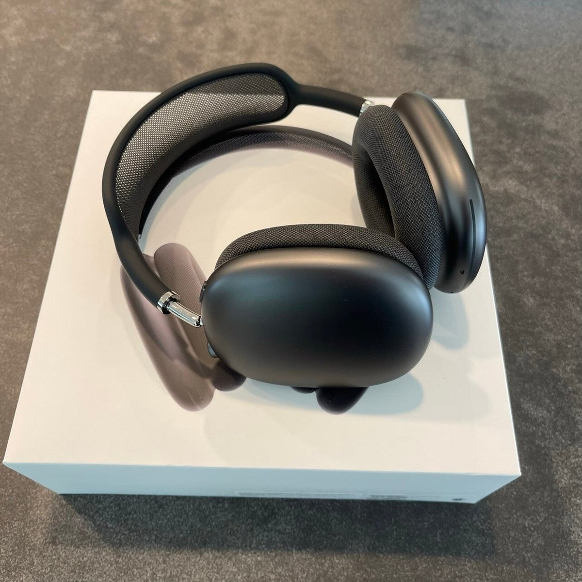 Apple AirPods Max Wireless Bluetooth Over-Ear Headphones - Active Noise Cancellation - Excellent Condition